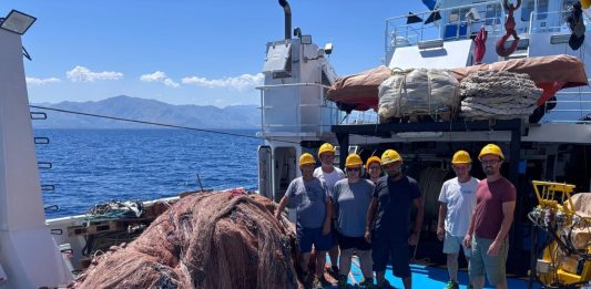 Recuperata una “rete fantasma” di 4 tonnellate nelle acque del Tirreno Meridionale nel Palermitano