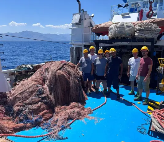 Recuperata una “rete fantasma” di 4 tonnellate nelle acque del Tirreno Meridionale nel Palermitano