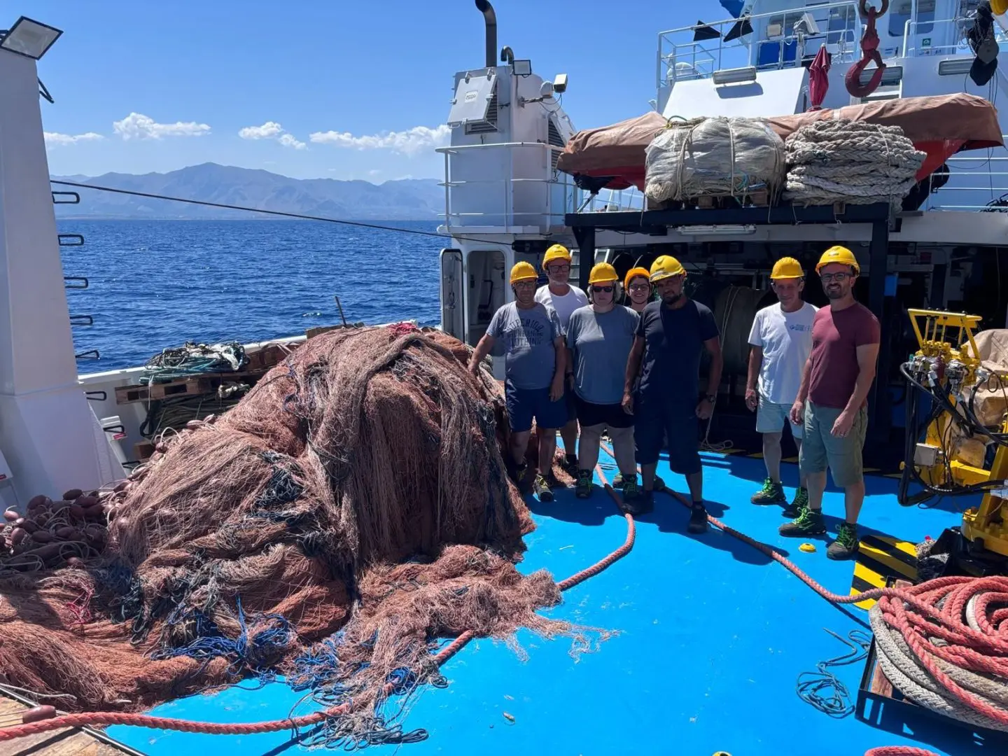 Recuperata una “rete fantasma” di 4 tonnellate nelle acque del Tirreno Meridionale nel Palermitano