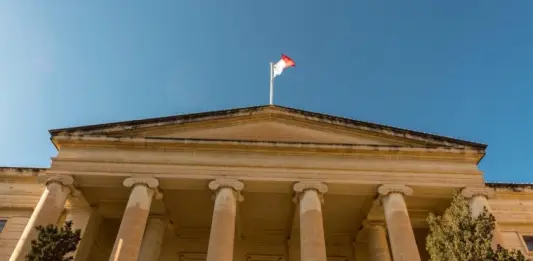 Malta, Italian teenagers sentenced over car vandalism