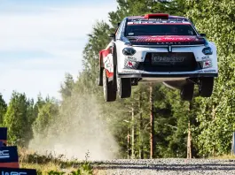 Lancia Corse HF conferma il proprio potenziale sugli sterrati del leggendario Rally Finland
