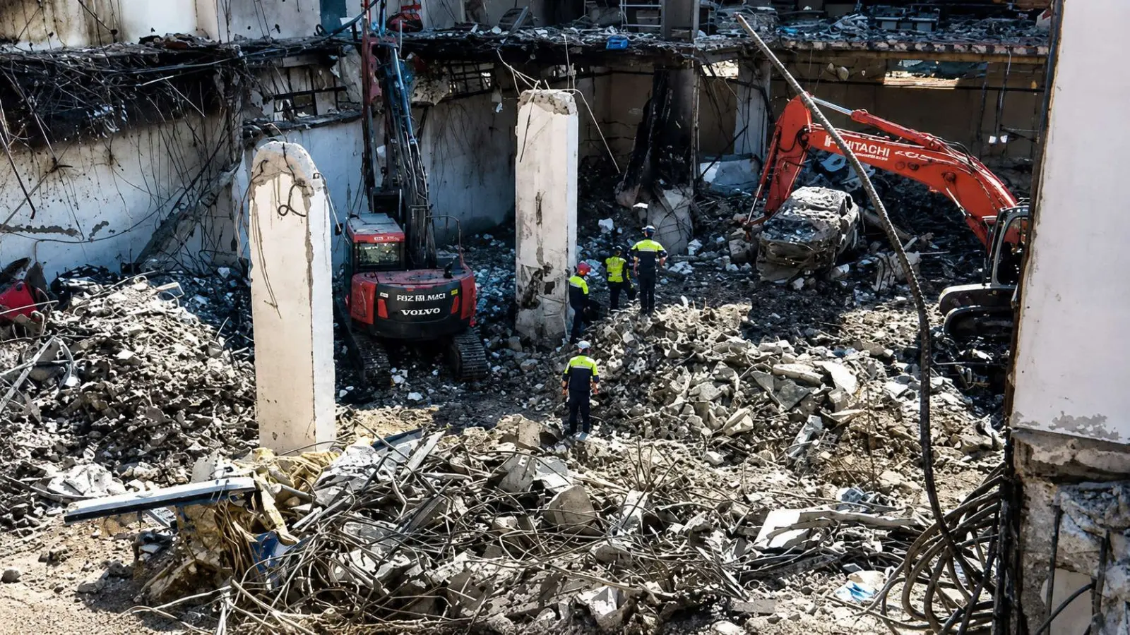 Crollo della palazzina a Messina, l’inchiesta entra nel vivo: pool di tecnici per accertare le cause