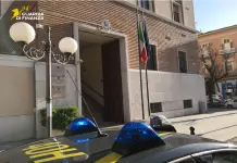 Contrabbando di sigarette, otto misure cautelari tra Puglia e Campania