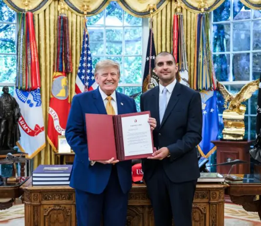 Malta, Ambassador Micallef presents credentials to Trump at the White House