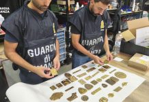 Scoperto un laboratorio del falso a Monza, sequestrate matrici per riprodurre loghi di auto e moto