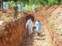 In Nepal si aggrava il bilancio delle vittime, oltre 1000 i morti