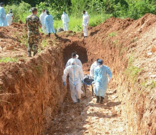 In Nepal si aggrava il bilancio delle vittime, oltre 1000 i morti