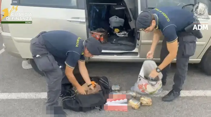 Porto di Civitavecchia, maxi sequestro di tabacco proveniente dall’Algeria