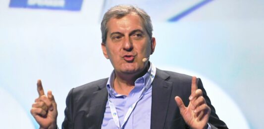 Milano, Calabresi dà le dimissioni da Chora Media. Pronto a candidarsi a sindaco
