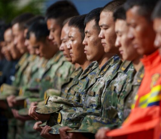In Cina le commemorazioni per le vittime della colata di fango nello Xizang
