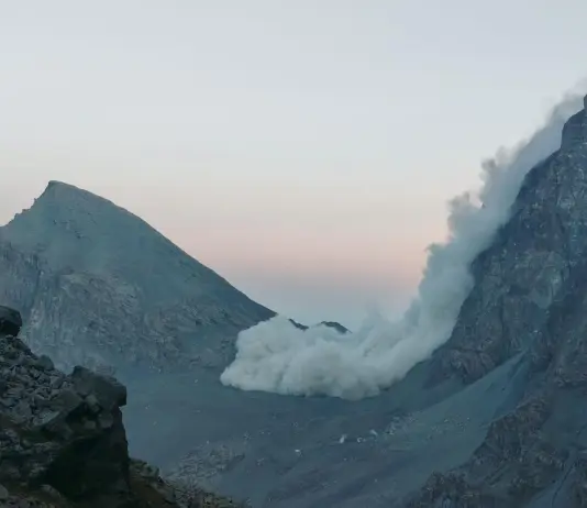 Monviso, frana a ridosso del Rifugio Quintino Sella. Si cerca un escursionista