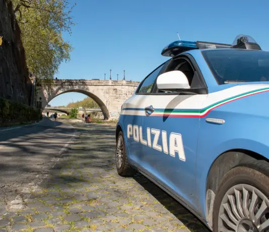 Accoltella ex moglie a Roma e fugge, fermato dopo 7 ore di ricerche
