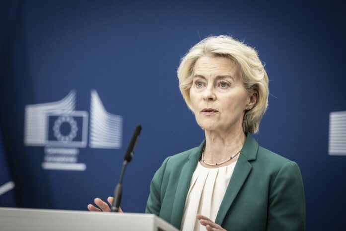 Bruxelles, la presidente della Commissione Ursula von der Leyen in un punto stampa con il segretario generale della Nato Mark Rutte