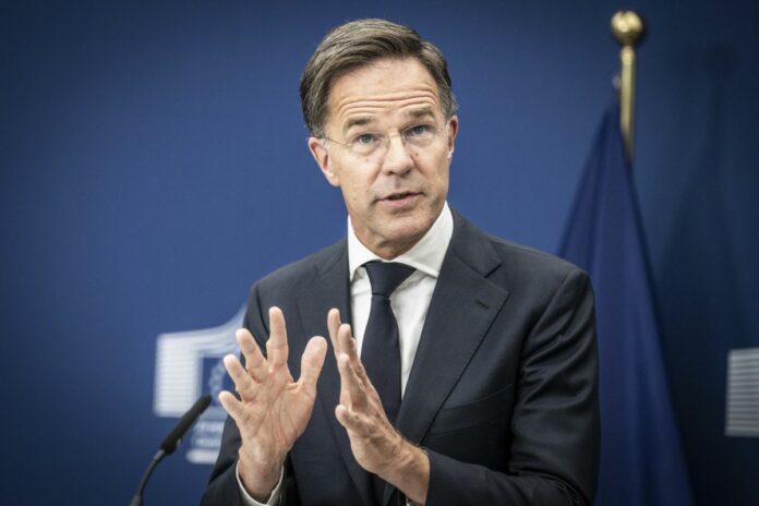 Bruxelles, la presidente della Commissione Ursula von der Leyen in un punto stampa con il segretario generale della Nato Mark Rutte