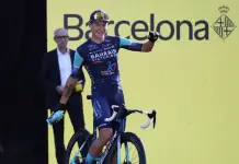 Impresa di Omrzel alla Vuelta, Mas difende la maglia rossa