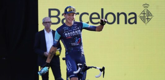 Impresa di Omrzel alla Vuelta, Mas difende la maglia rossa