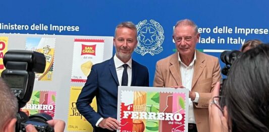 Ferrero tra le eccellenze italiane, ecco il francobollo dedicato