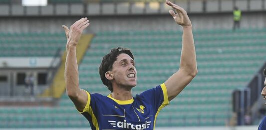 Colpo Verona, elimina il Cagliari e sfiderà la Roma in Coppa Italia