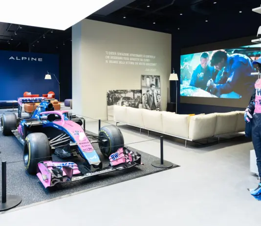 Alpine inaugura gli spazi Atelier di Milano alla presenza del team F1 e Briatore