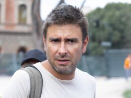 Rinviato il rientro di Alessandro Di Battista in Italia, è stato operato a Cuba