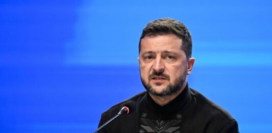 Ucraina, Zelensky “Pronti per colloqui, serve pace dignitosa”