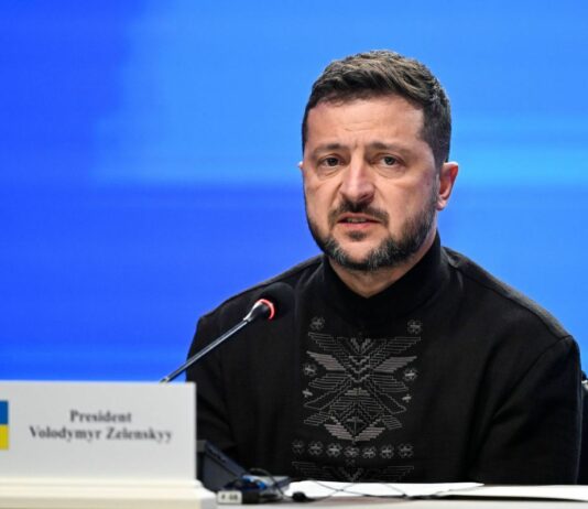 Ucraina, Zelensky “Pronti per colloqui, serve pace dignitosa”