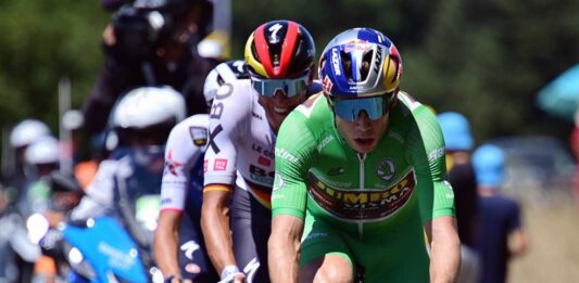 Van Aert batte Romele in volata, Mas resta leader della Vuelta
