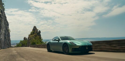 Maserati, la nuova campagna che celebra il lusso autentico, da vivere ogni giorno