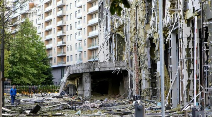Riprendono gli attacchi russi su Kiev, almeno due morti e sette feriti
