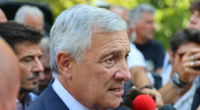 Tajani “I sovranisti di Afd sono nemici dell’Italia, noi diversi dalla Lega”