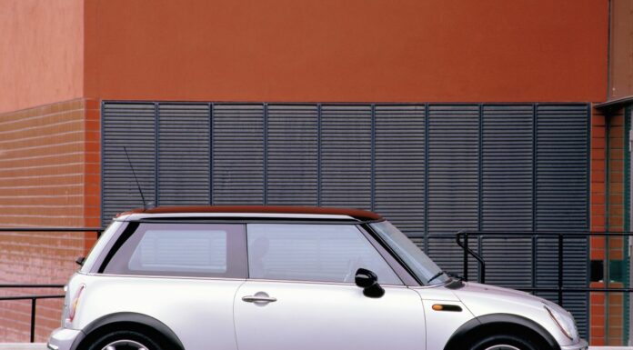 Mini celebra 25 anni in Italia, oltre 480mila vetture vendute dal debutto