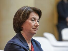 Roccella “Non cambiamo idea sul femminicidio perchè c’è chi dice che non esiste”