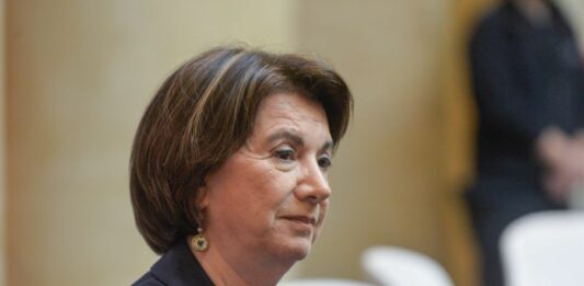 Roccella “Non cambiamo idea sul femminicidio perchè c’è chi dice che non esiste”