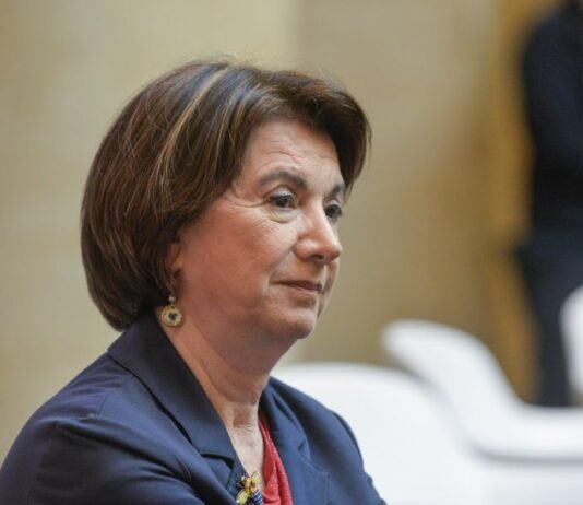 Roccella “Vogliamo estendere il Fondo nazionale per l’infanzia e l’adolescenza”