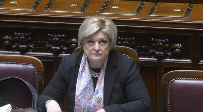 Ex Ilva, Calderone “Pronti ad adeguare l’assegno di ricollocazione Cigs”