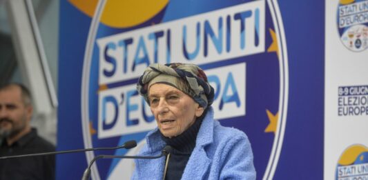 Emma Bonino esce dalla terapia intensiva ma la situazione resta delicata