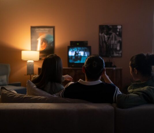 Più di 11 milioni di italiani guardano la televisione via satellite