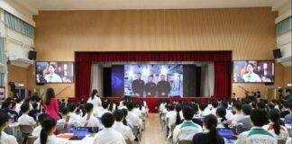 Cina, studenti a lezione di aerospazio con l’equipaggio della Shenzhou-23