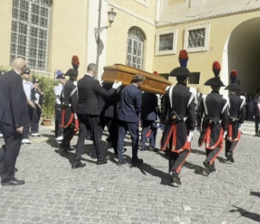 Camera ardente Bonino, il feretro della leader radicale arriva in Campidoglio