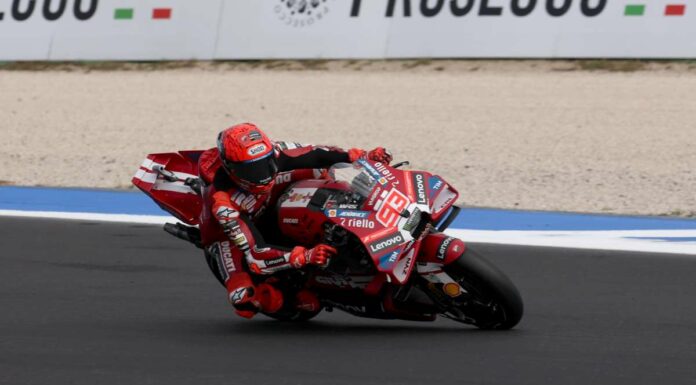 Marc Marquez trionfa al Gp di San Marino, Bezzecchi subito out