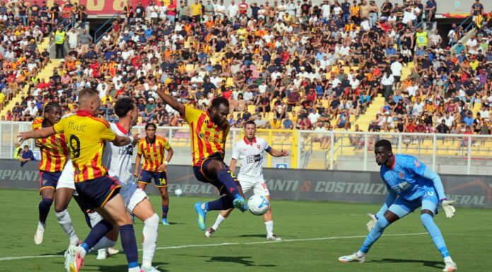 Gol ed emozioni al Via del Mare, il Lecce la spunta sul Monza per 3-2