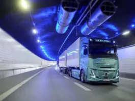 Volvo Trucks, nuovo camion elettrico da 80 tonnellate con maggiore autonomia