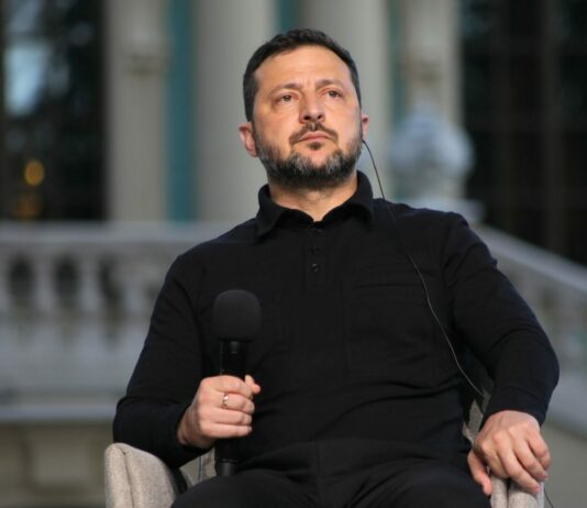 Zelensky “Pronti per misure di de-escalation se la Russia farà lo stesso”