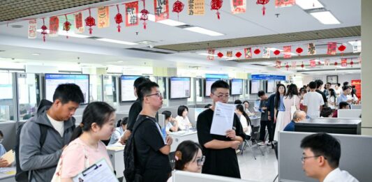 Cina, mercato del lavoro stabile nei primi otto mesi dell’anno
