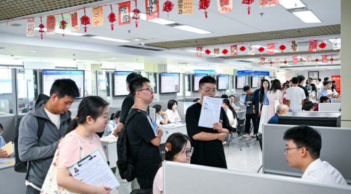 Cina, mercato del lavoro stabile nei primi otto mesi dell’anno