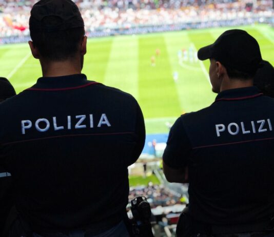 Daspo per 16 tifosi giallorossi dopo saluto romano durante Roma-Atalanta