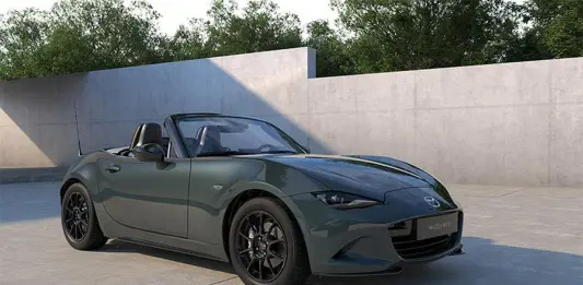 Mazda MX-5 accende il Minardi Day, debutta in pista la nuova Yakudo