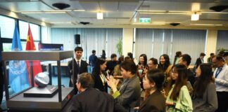 La Cina dona all’Onu un campione prelevato dal lato nascosto della Luna
