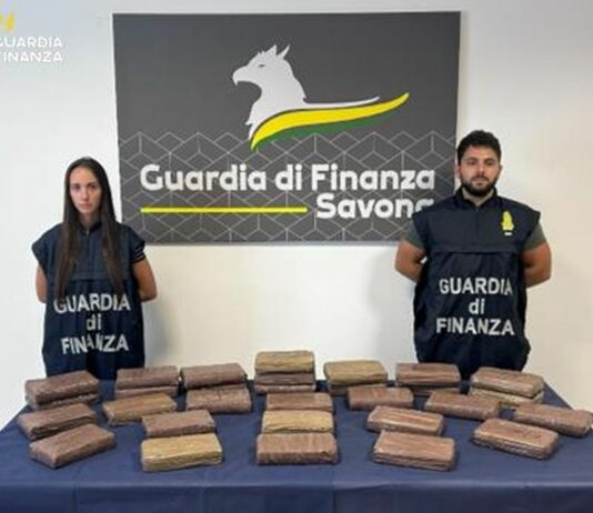 Savona, arrestati 2 corrieri con 34 Kg di cocaina occultati in un camper
