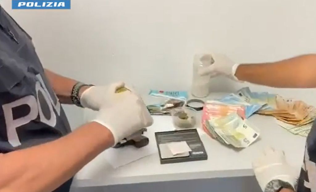 geronimo it patenti-ritirate-dalla-polizia-locale-denunciato-un-algerino-con-sequestro-dellauto-A33579 009
